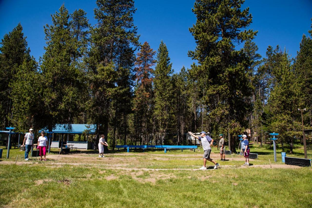 Bend-Sunriver Camping Resort Two-Bedroom Cabin 7 Kültér fotó